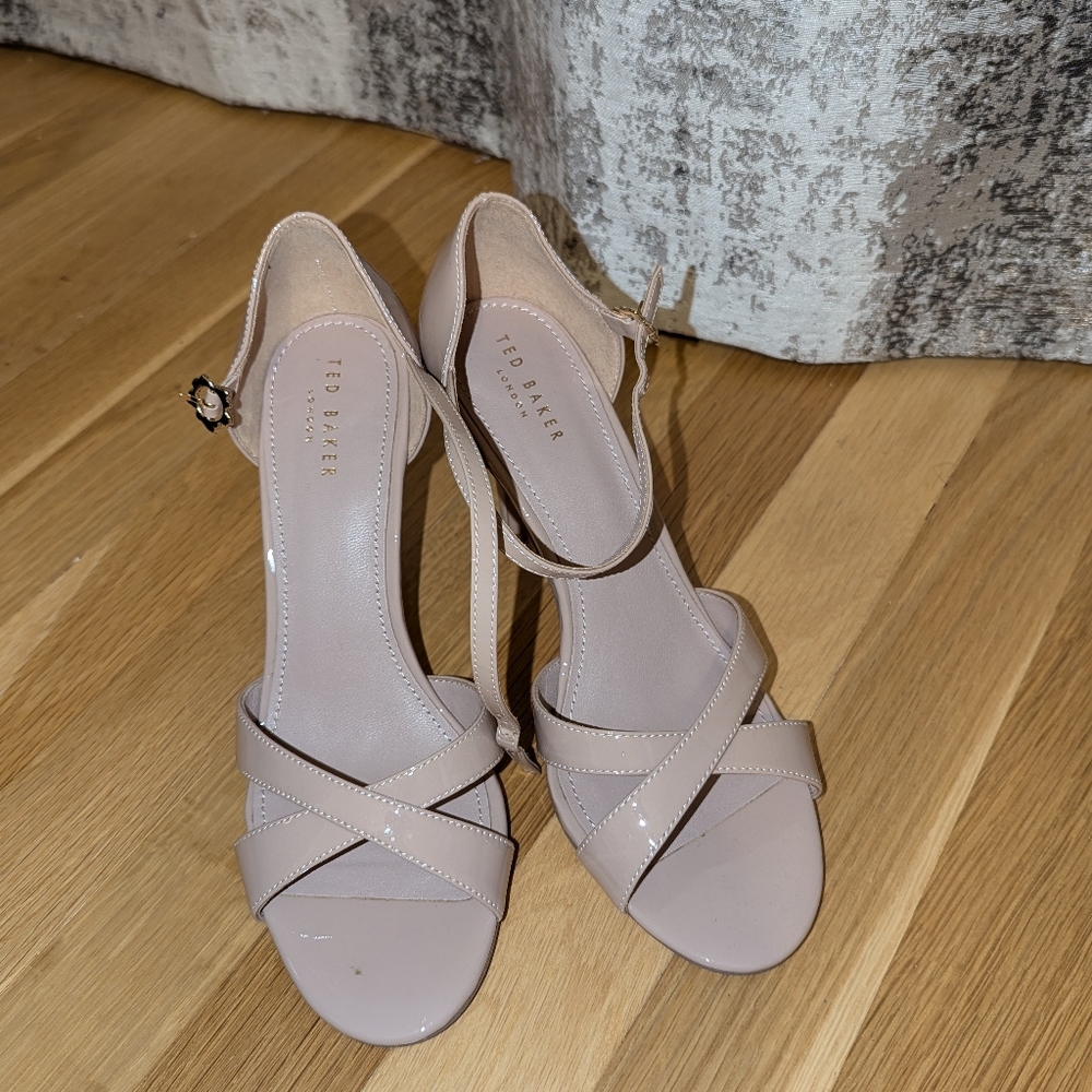 Ted Baker Women's Heels Size 7.5 - Picture 2 of 5